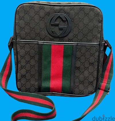 Grab This Chic Unisex Gucci Sling Bag – 100% Cotton the luxury awaits
                                title=