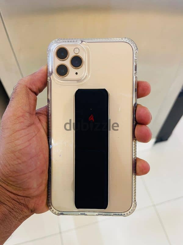 I phone 11 pro max 256 gb gold colour 2