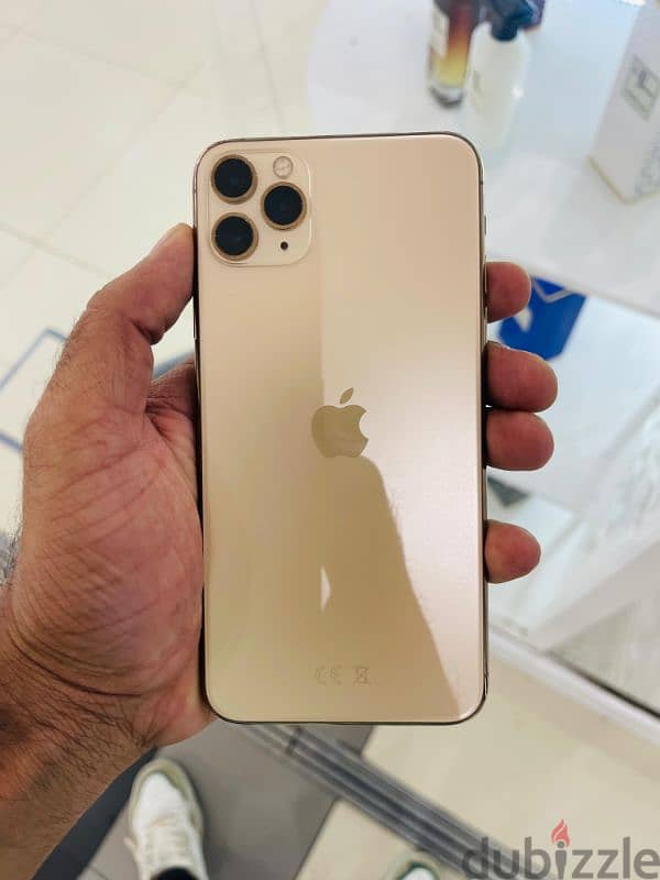 I phone 11 pro max 256 gb gold colour 6