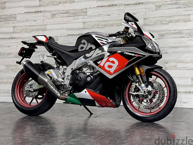 2016 Aprilia RSV4 RF Factory +974 66574363 1