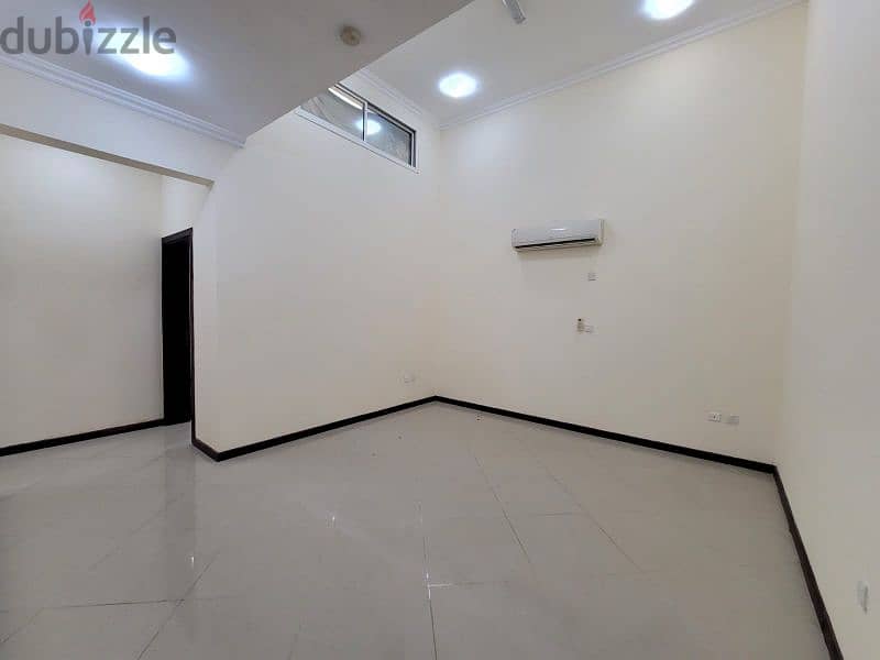 4 rent 5BD villa compound in bu hamour 10