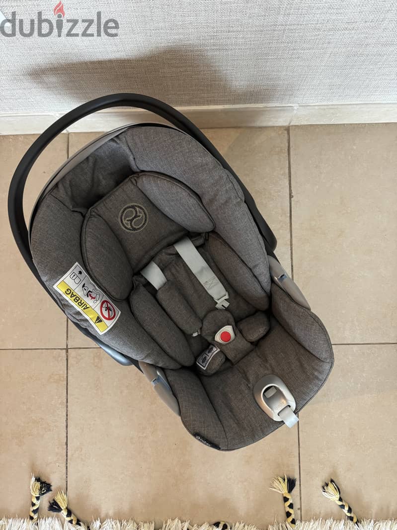 Cybex Car Seat 1