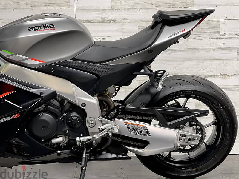 2021 Aprilia RSV4 (+971 52 300 8603) 2