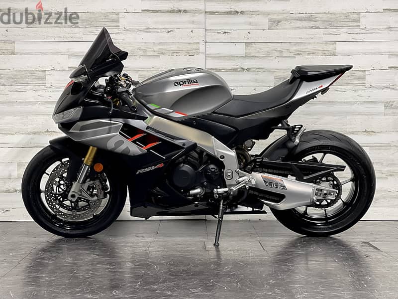 2021 Aprilia RSV4 (+971 52 300 8603) 5