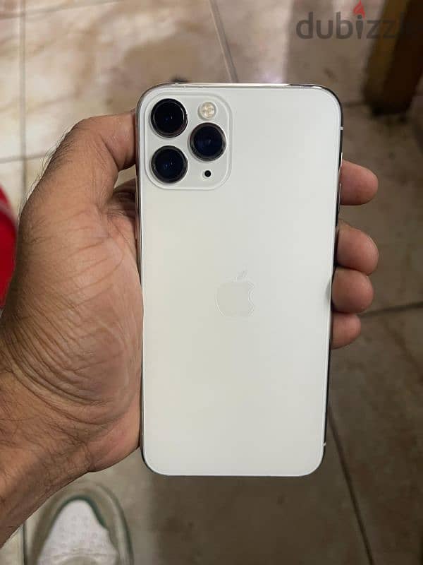 I phone 11 pro 256 gb white colour 2