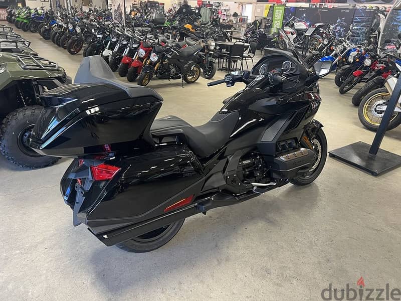 2023 Honda Goldwing available (+971561943867) 1