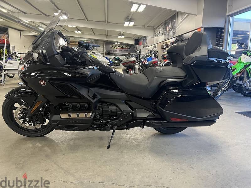 2023 Honda Goldwing available (+971561943867) 3