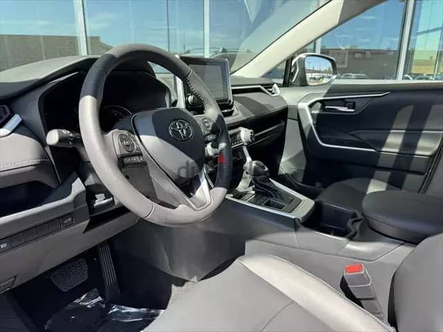 Toyota Rav 4 XLE 2023 2