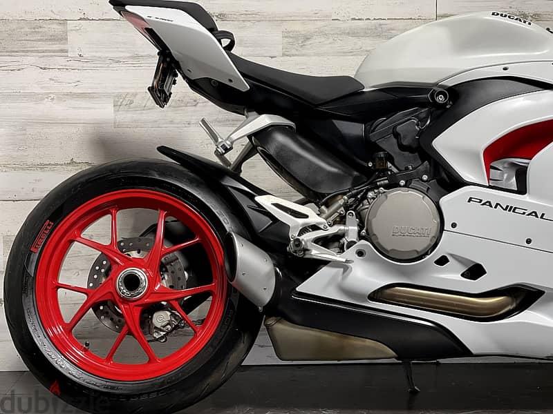 2022 Ducati Panigale V2 ( +971 52 300 8603) 1