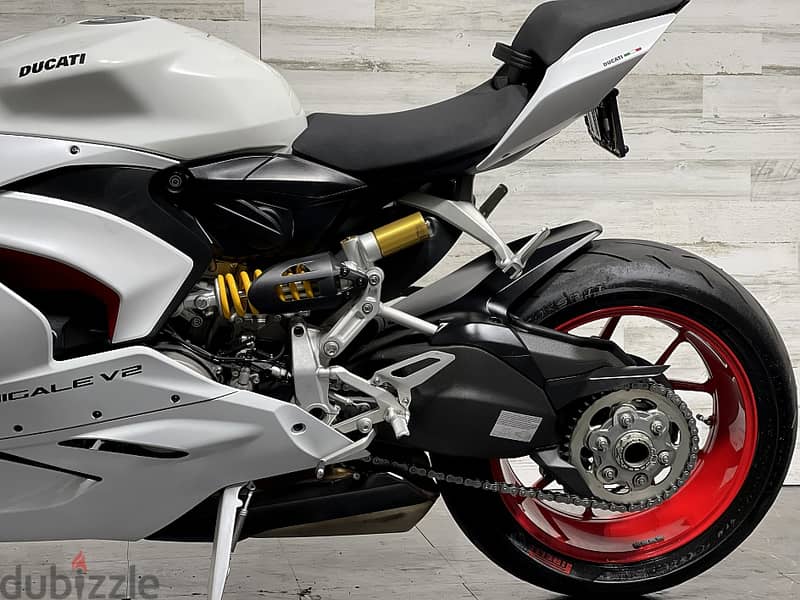 2022 Ducati Panigale V2 ( +971 52 300 8603) 2