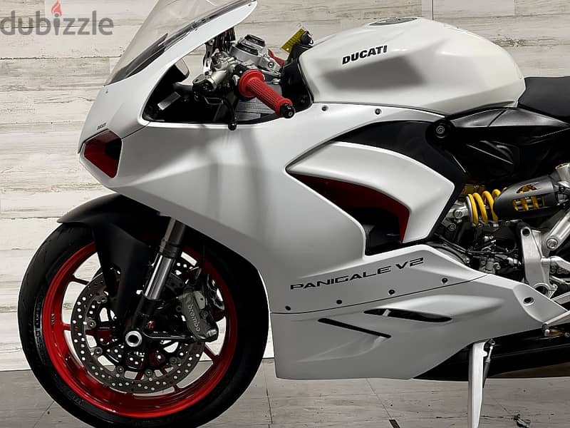 2022 Ducati Panigale V2 ( +971 52 300 8603) 3