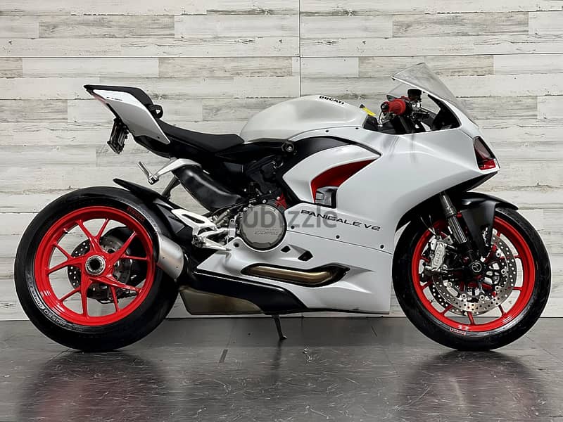 2022 Ducati Panigale V2 ( +971 52 300 8603) 7