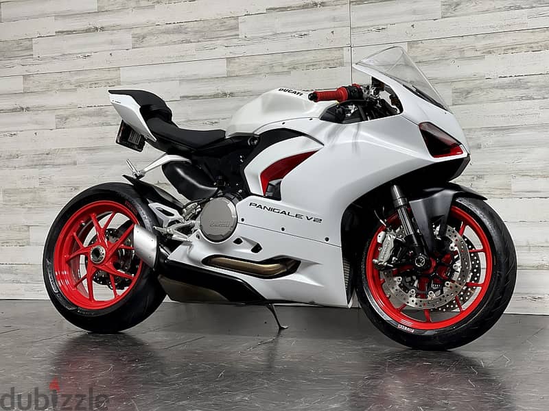 2022 Ducati Panigale V2 ( +971 52 300 8603) 8