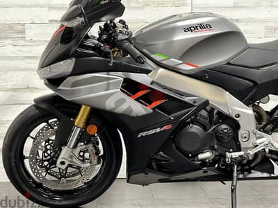 2021 APRILIA RSV4  +974 66574363