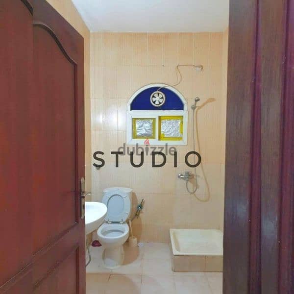 استوديو للايجار بالغرافة / studio for rent in al gharafah 2