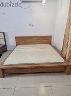 King size bed with mattress for sale 0