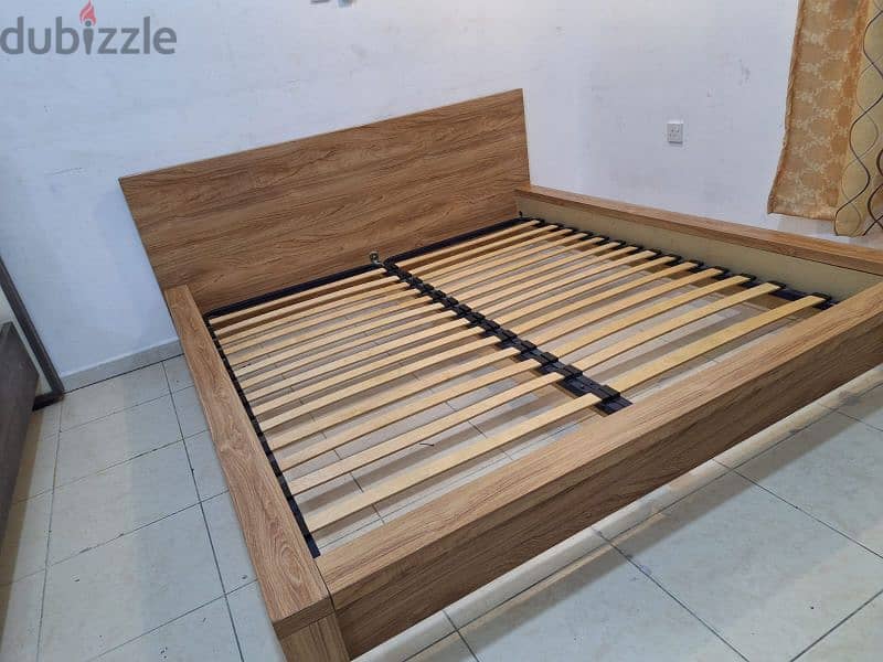 King size bed with mattress for sale 1