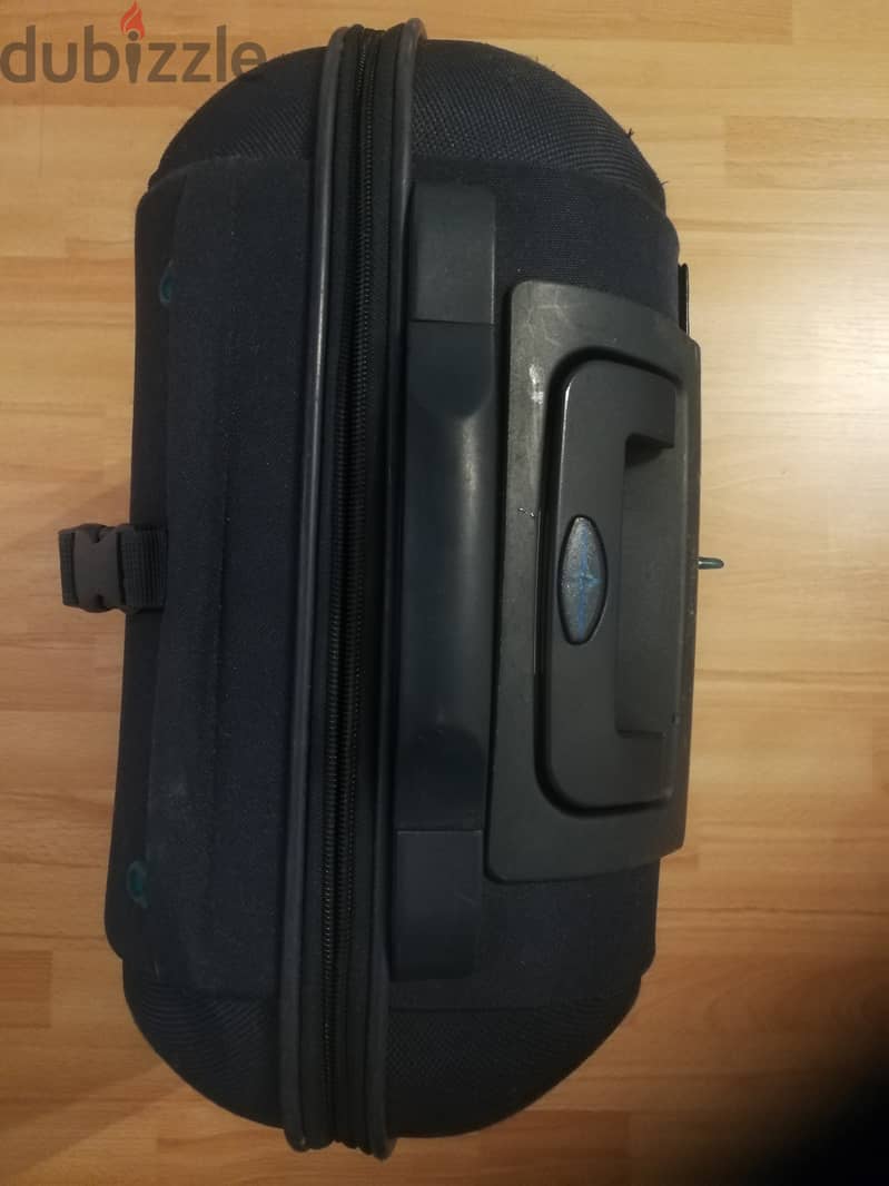 Samsonite Luggage - size for onboarding on plane 1