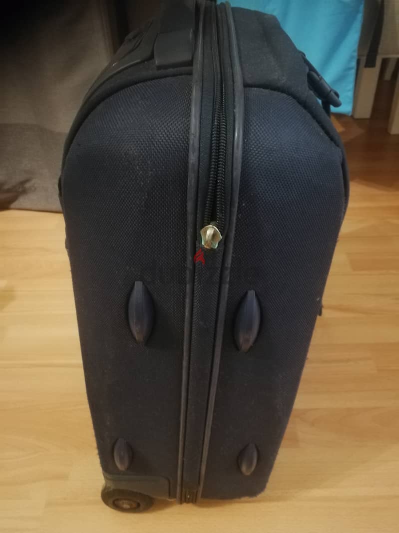 Samsonite Luggage - size for onboarding on plane 2