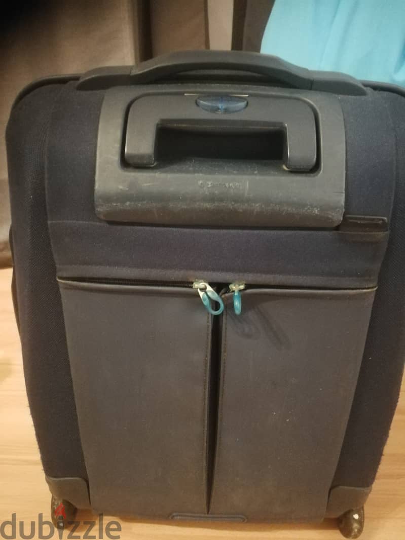 Samsonite Luggage - size for onboarding on plane 3