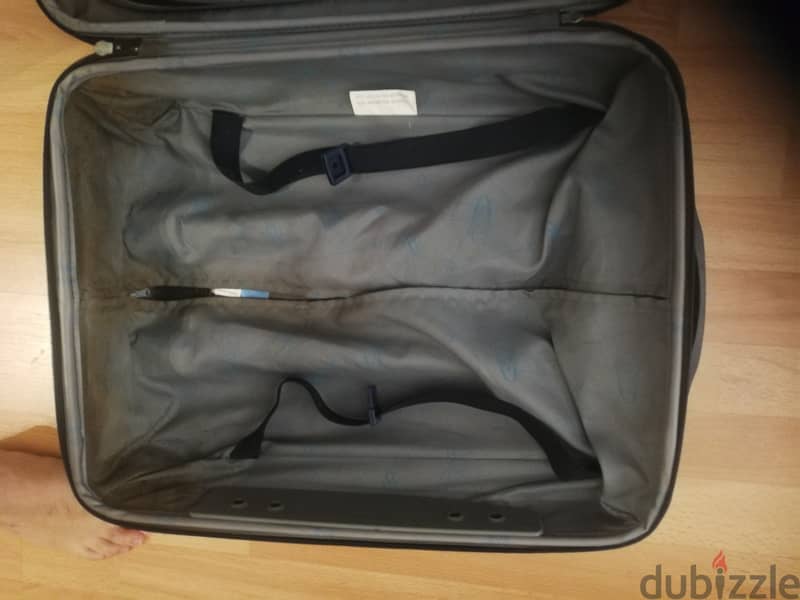 Samsonite Luggage - size for onboarding on plane 5