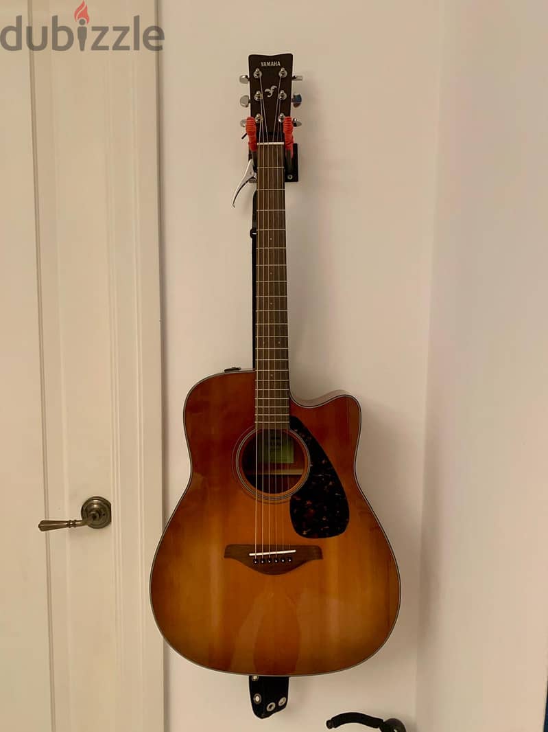 ELECTRIC ACOUSTIC GUITAR YAMAHA 0