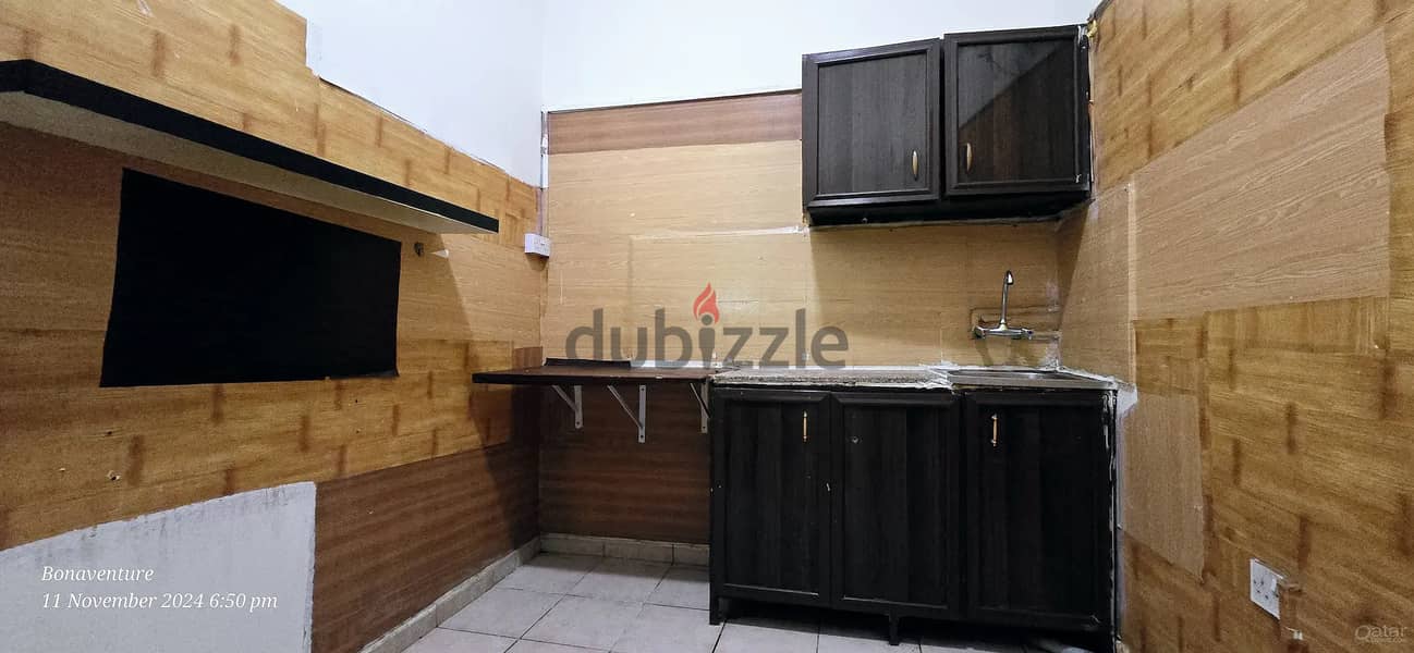 SMALL 1 BHK - AL THUMAMA - FAMILY VILLA APARTMENT 4