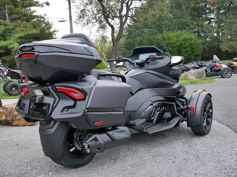 New 2024  Can-Am Spyder RT Limited Dark wheels (+97466574363) 1