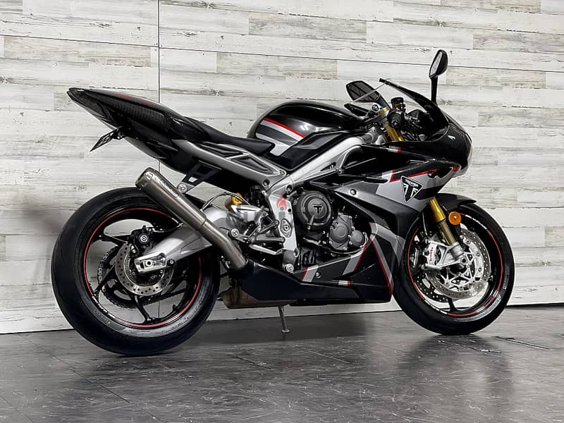 2023 Aprilia Tuono V4  Factory 1100 +974 66574363 0