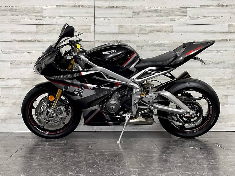 2023 Aprilia Tuono V4  Factory 1100 +974 66574363 1