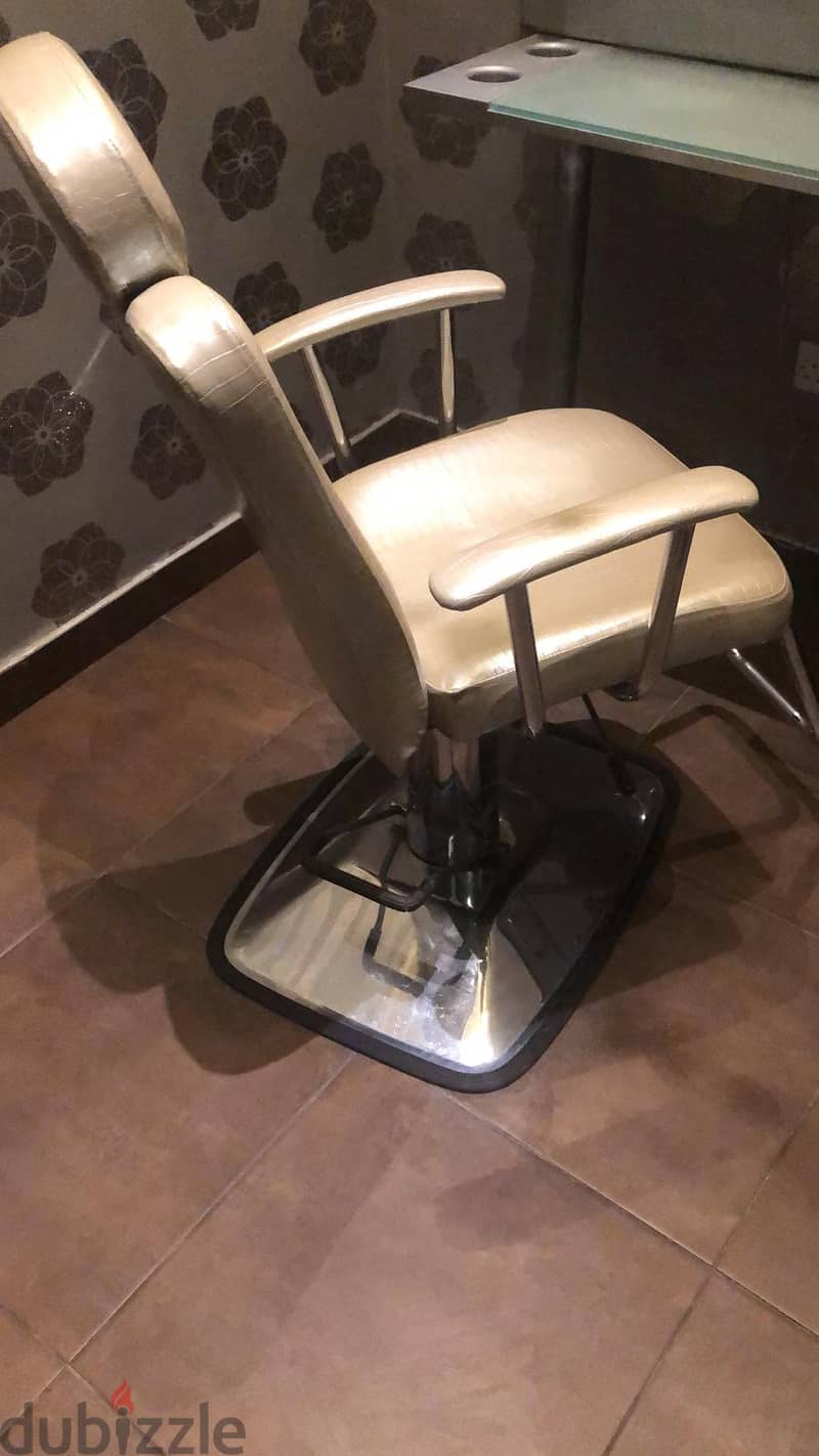 Salon Hair Mirror,Wash Unit, Chair QAR250 6