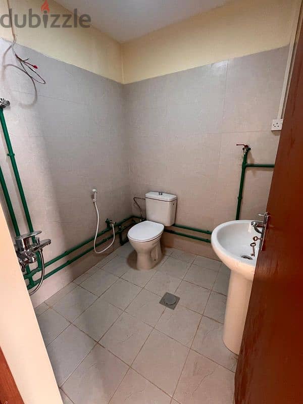 FAMILY & LADIES  ROOM AVAILABLE M& SOUTH & DUHAIL wa. me/97471676366 1