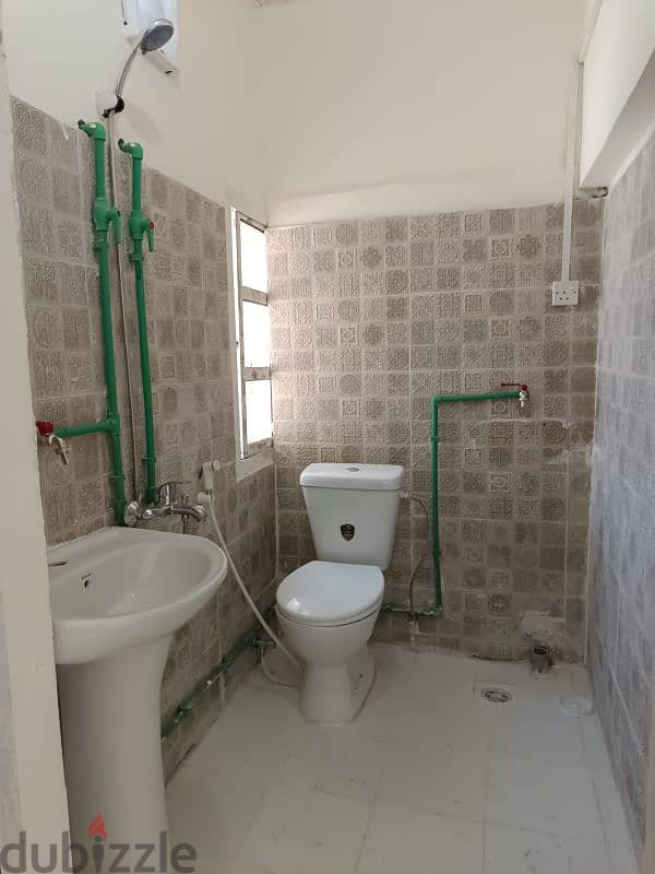 FAMILY & LADIES  ROOM AVAILABLE M& SOUTH & DUHAIL wa. me/97471676366 3