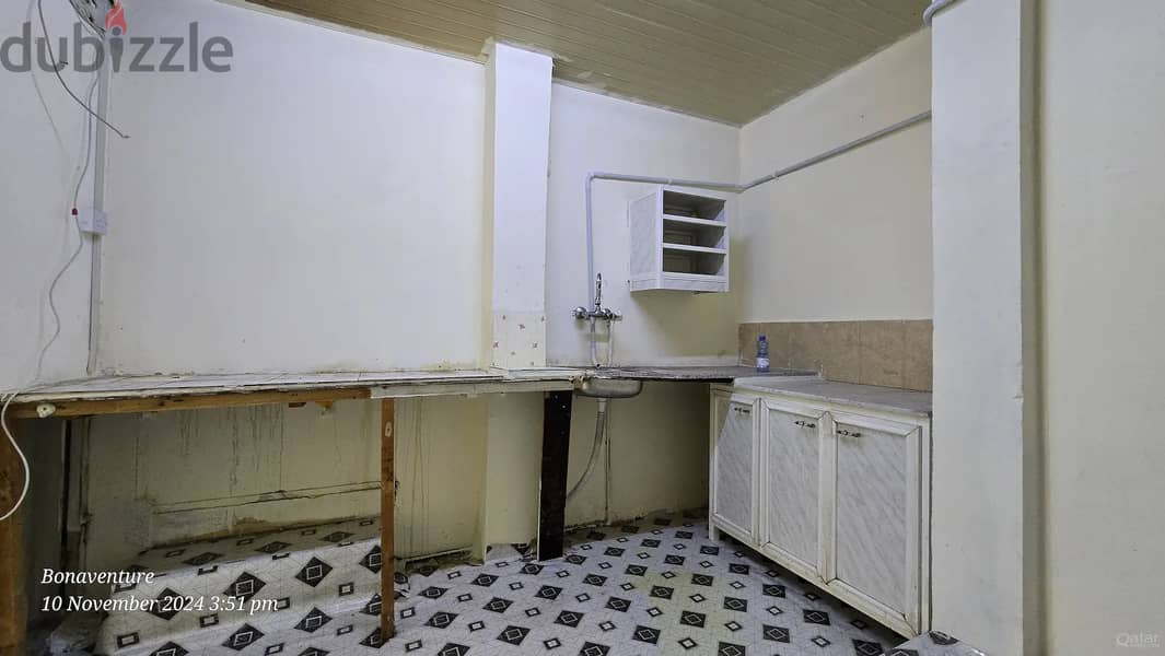 SMALL 1 BHK - MATAR QADEEM ( Old Airport ) - FAMILY VILLA APARTMENT 2