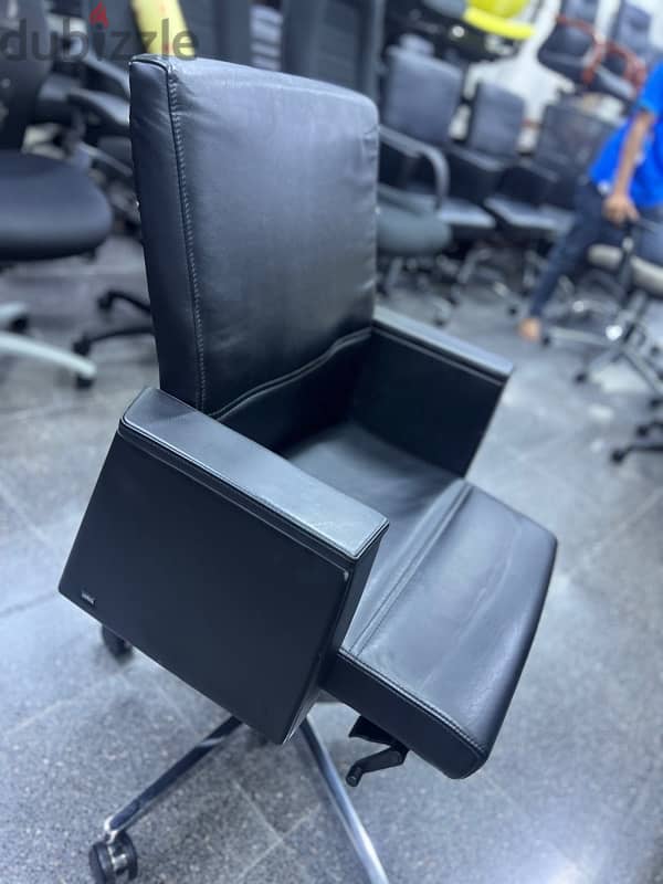 used office chair for sale in Qatar 4