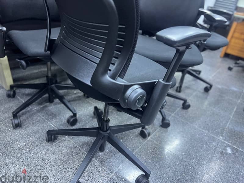 used office chair for sale in Qatar 6