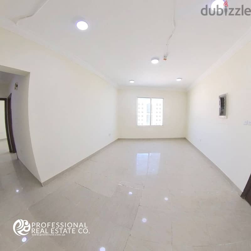 Unfurnished | 3 BHK Apartment in Najma | For Bachelors | For Family 0