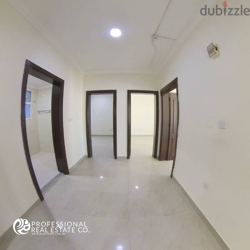 Unfurnished | 3 BHK Apartment in Najma | For Bachelors | For Family 5