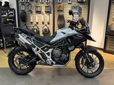 New 2023 Triumph Tiger 1200 GT Pro Snowdonia White  (+974366574363)