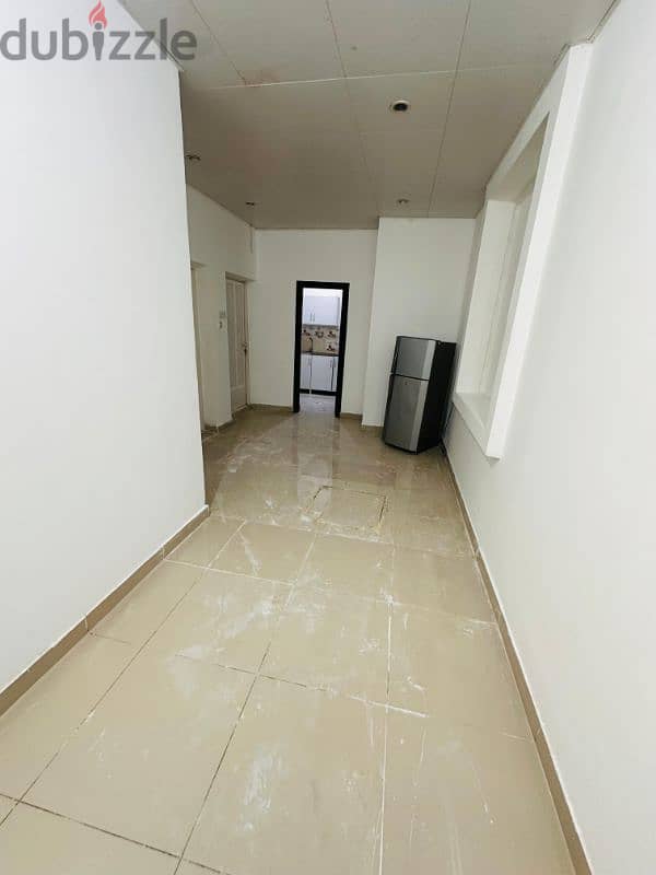 1 BHK Flat Apartment in Al Dafnah area 0