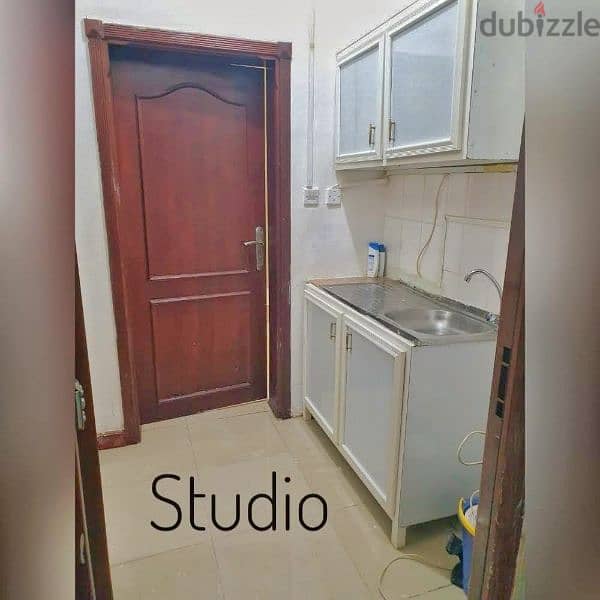 للايجار بالغرافة استوديو / studio in Gharrafah 1