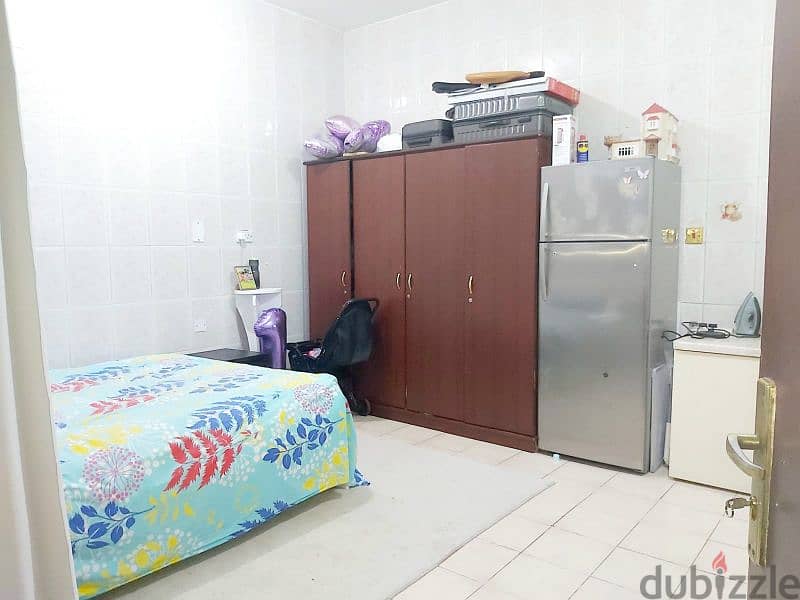 FAMILY ROOM AVAILABLE   (Unfurnished) Studio Room QR:2000 Old Airport 1