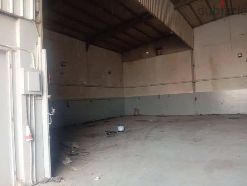 STREET 29 Garage  Rent 35,000 QR (negotiable)  APPROX.  : 1000 SQM Fro 15