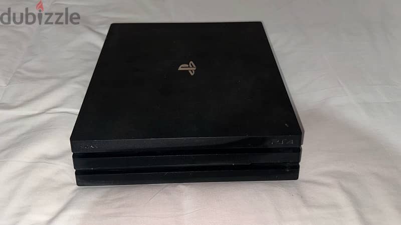 PlayStation 4 Pro 1TB 1