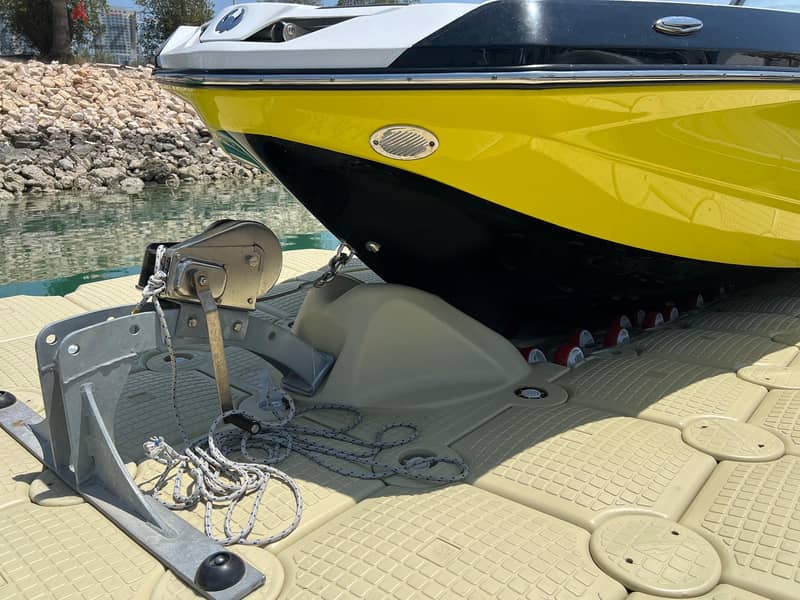 Scarab Jetboat 255 Wake Edition with trailer 5