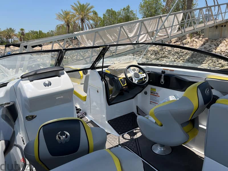 Scarab Jetboat 255 Wake Edition with trailer 9