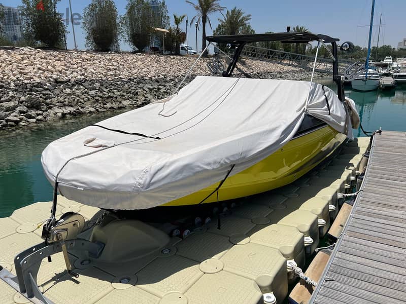 Scarab Jetboat 255 Wake Edition with trailer 15