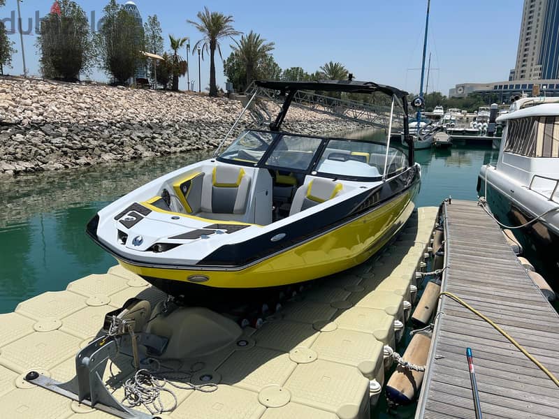 Scarab Jetboat 255 Wake Edition with trailer 16