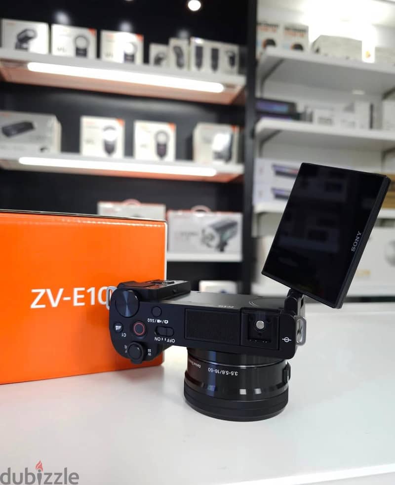 Sony ZVE10 + 16-50mm F3.5-5.6 Lens + Sandisk 128GB 200mbs Extreme Pro 3