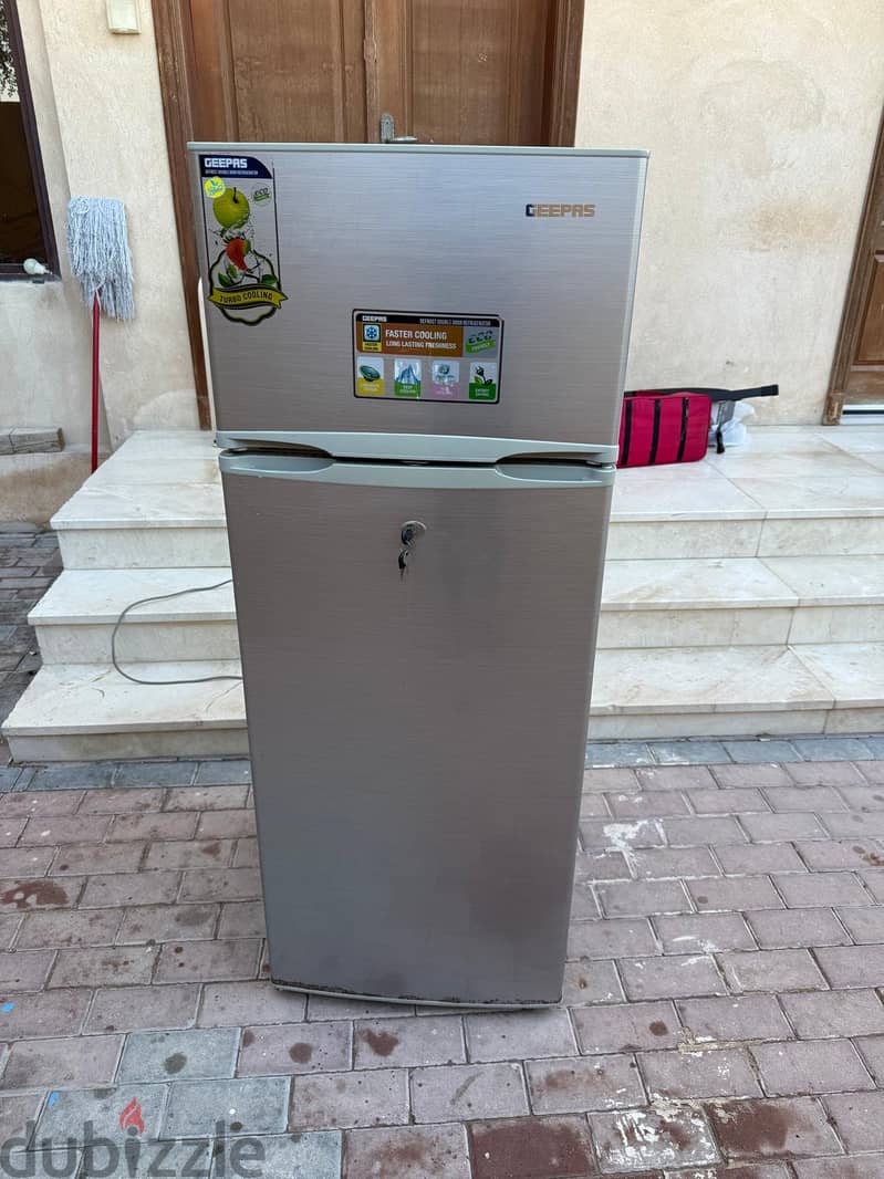 Geepas 240L Double Door Refrigerator 11